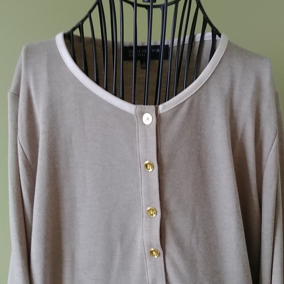 Like New beige color top, size L "JONES NEW YORK" - Picture 3 of 7